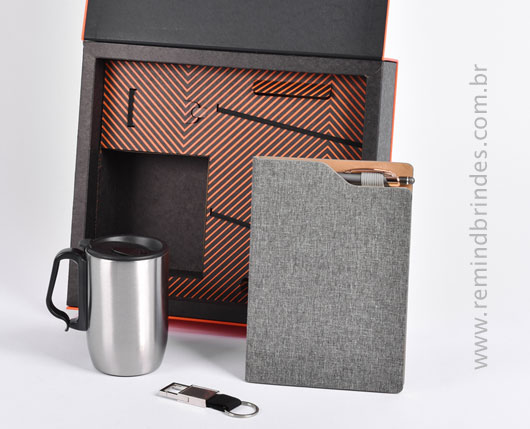Kit Onboarding Executive 4 Peças com Caneca Inox Parede Dupla, Caderneta, Caneta e Chaveiro