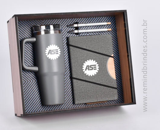 Kit Onboarding Executive 4 Peças com Caneca Térmica, Caderneta e Canetas Personalizado