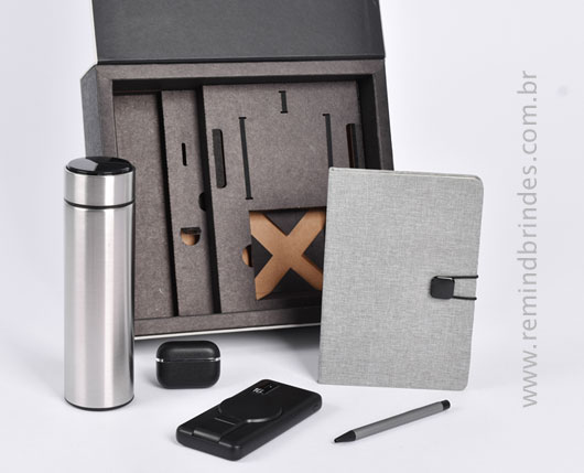 Kit Executive Tecnológico 5 Peças com Garrafa Térmica, Power Bank, Fone, Caderneta e Caneta Personalizado