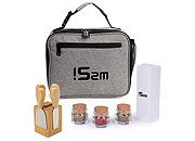 Kit Queijo e Gourmet Executive com Bolsa Térmica, Cepo de Bambu com Espátulas e Temperos Personalizado