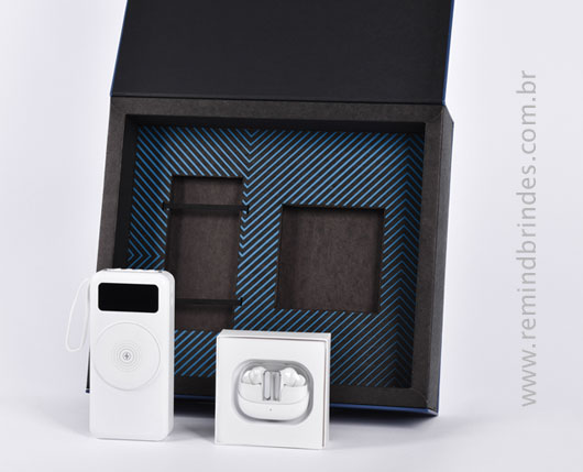 Kit Onboarding Tech com Carregador por Indução e Fone Bluetooth
