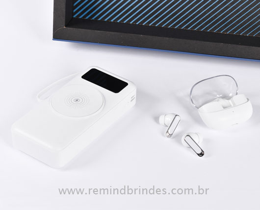 Kit Onboarding Tech com Carregador por Indução e Fone Bluetooth