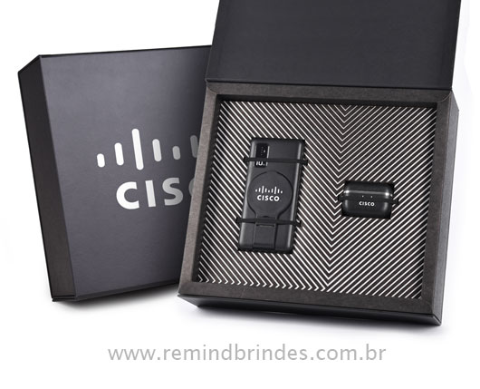 Kit Onboarding Tech Black 2 Peças com Carregador por Indução e Fone Bluetooth