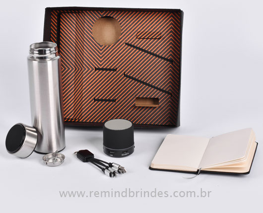 Kit Onboarding Executive 5 Peças com Garrafa Térmica Digital, Caderneta e Caixa de Som