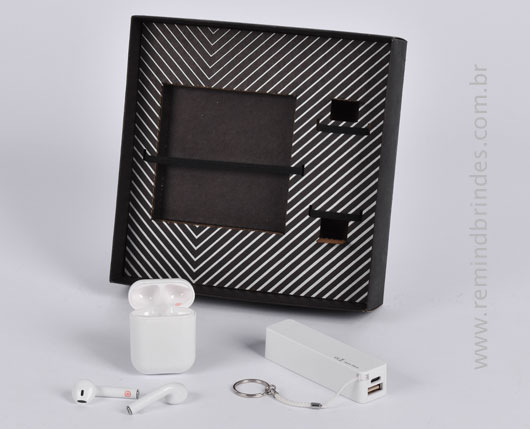 Kit Onboarding Tech 2 Peças com Fone Bluetooth e Power Bank Chaveiro